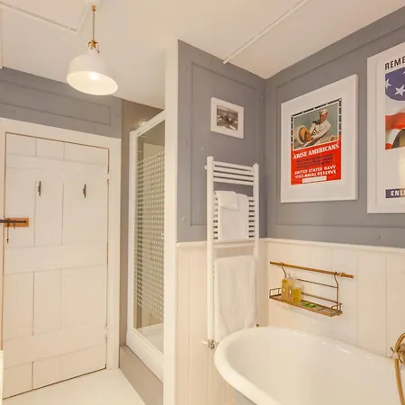Spirit Of 1944 Bed & Breakfast 4*