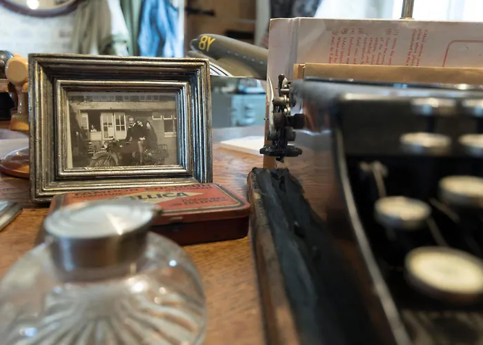 Spirit Of 1944 לינה וארוחת בוקר 4*