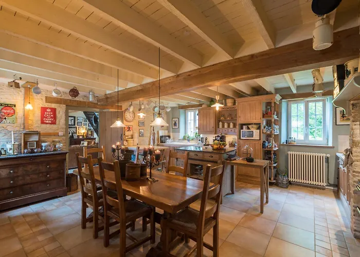 Spirit Of 1944 לינה וארוחת בוקר 4*