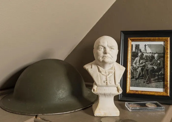 Spirit Of 1944 לינה וארוחת בוקר