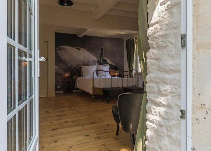 Spirit Of 1944 לינה וארוחת בוקר