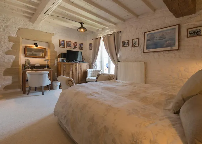 Spirit Of 1944 לינה וארוחת בוקר 4*