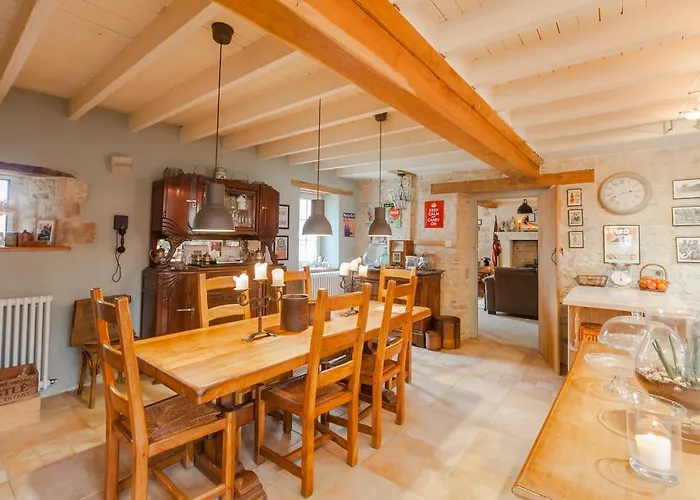 Spirit Of 1944 לינה וארוחת בוקר 4*