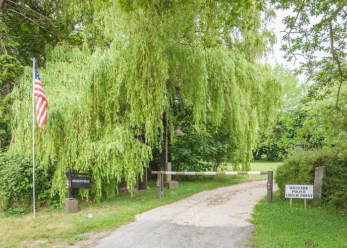 לינה וארוחת בוקר Spirit Of 1944 4*